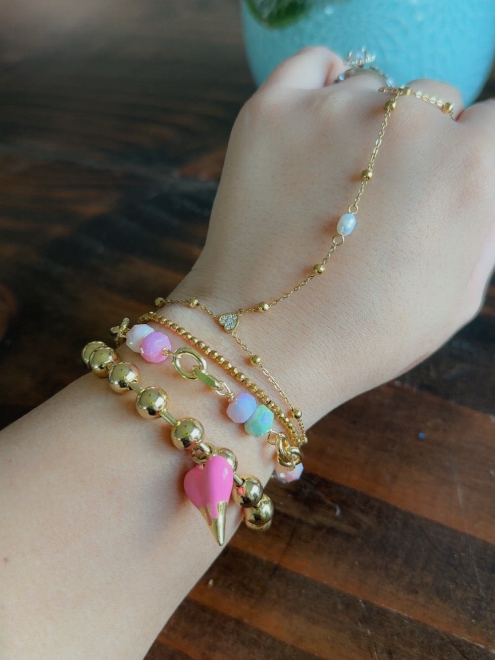 Gold freshwater pearl hand chain